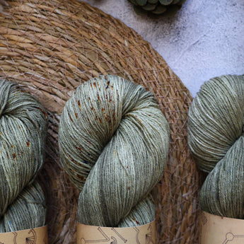 TREVOR - Raw Silk