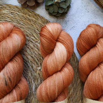 CROOKSHANKS - Silky Lace